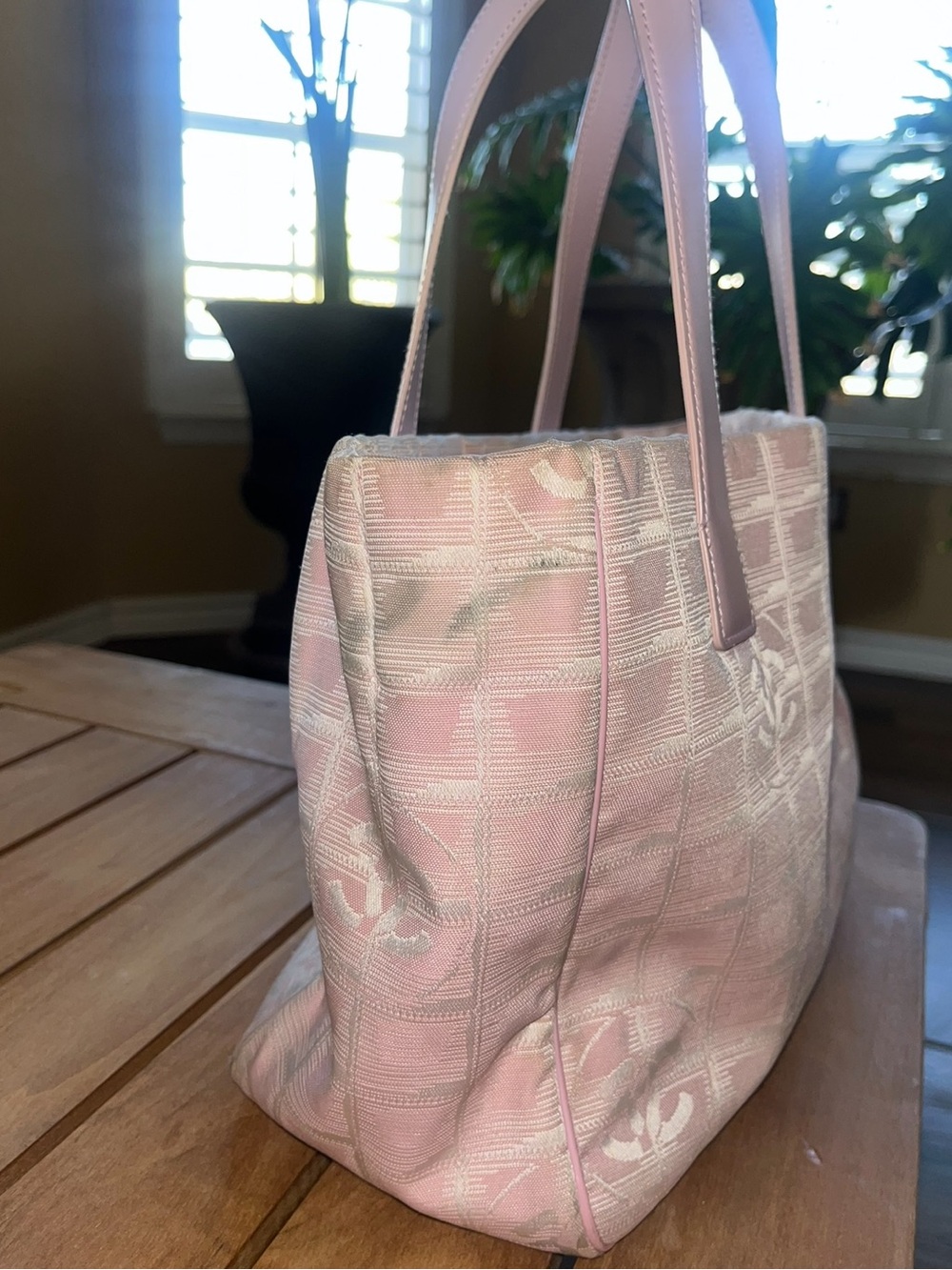 CHANEL CC logo Pink Tote - Picture 12 of 14